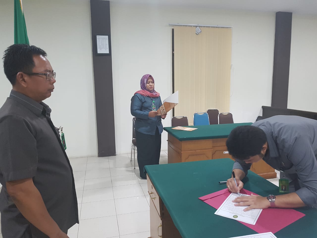 Acara Pembacaan dan Penandatanganan Pakta Integritas dan Perjanjian Kerja serta Ikrar Bersama Maklumat Ketau MA RINo. 01/MAKLUMAT/KMA/IX/2017 Oleh Hakim dan Aparatur Sipil Negara pada Pengadilan Negeri Balige Tahun 2019