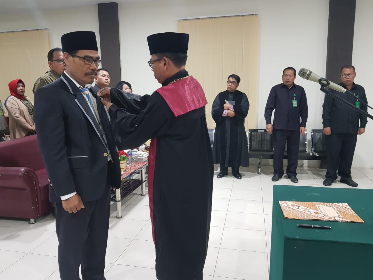 PENGAMBILAN SUMPAH DAN PELANTIKAN BAPAK MARDINUS SINAGA, S.H., sebagai PANITERA PENGADILAN NEGERI BALIGE